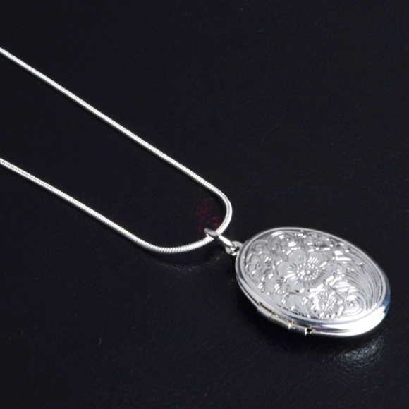 π Sterling Silver Oval Engraved Locket Necklace - Picture 4 of 9